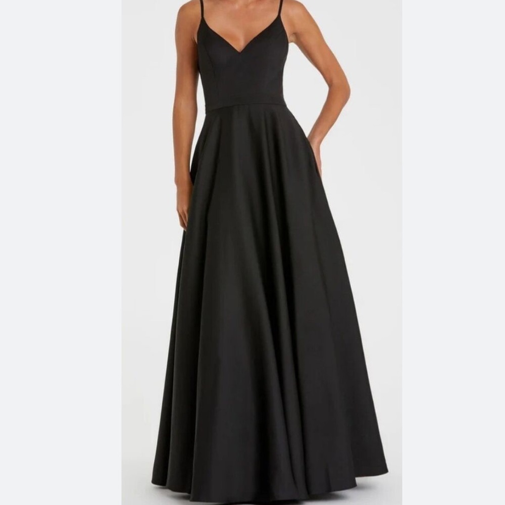 Elegant Black Evening Gown